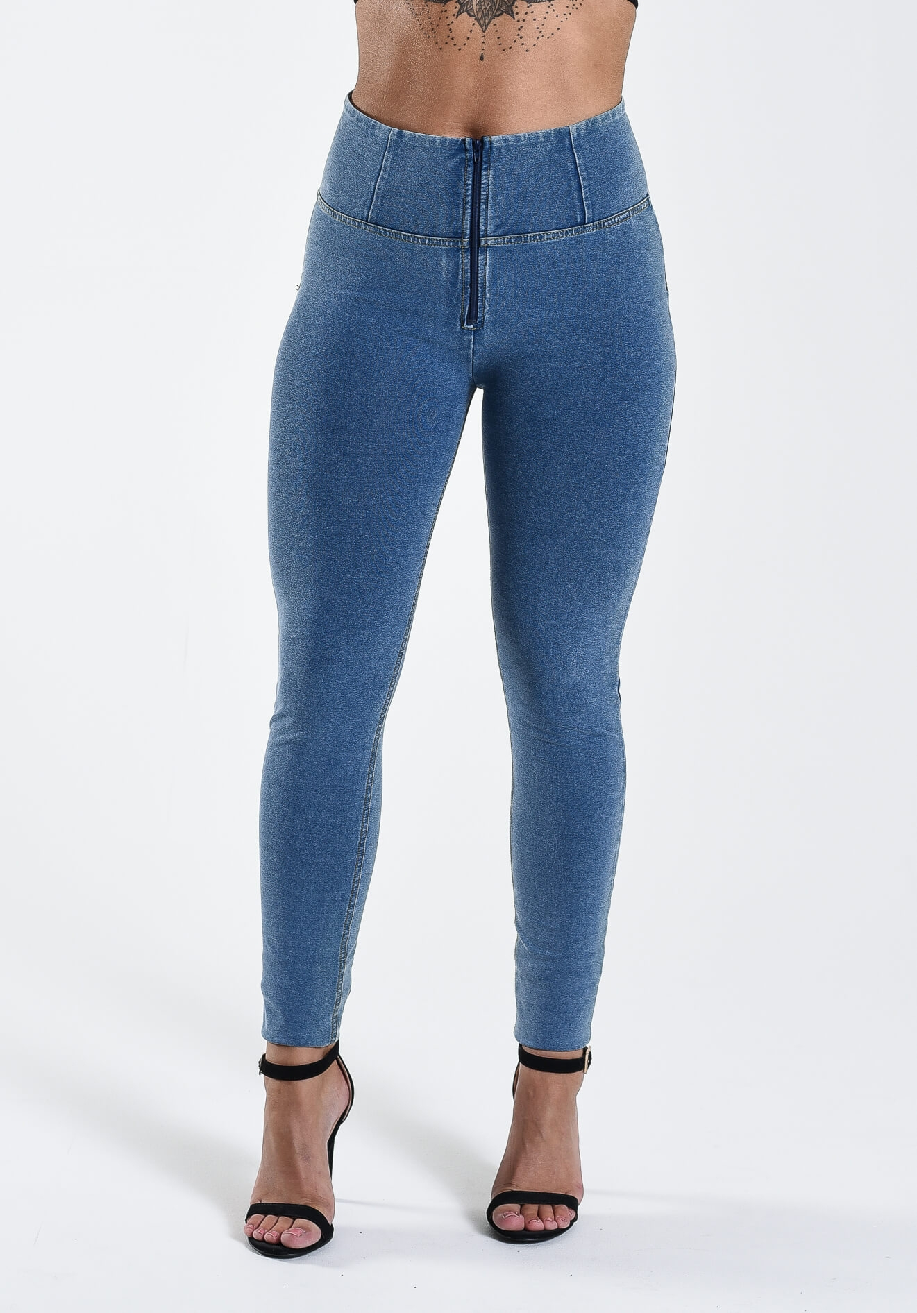 high waisted jeans shaping